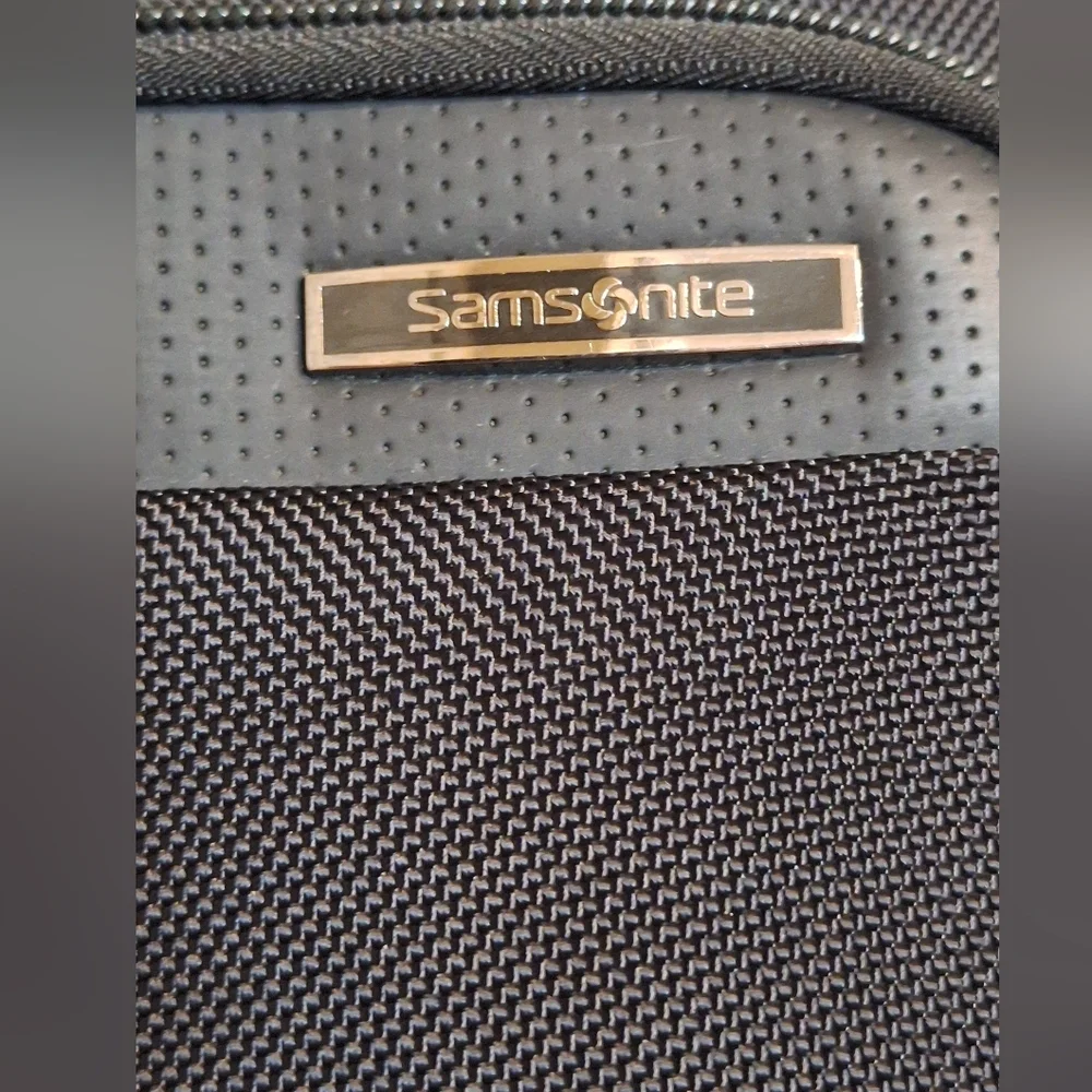 Samsonite excellent this